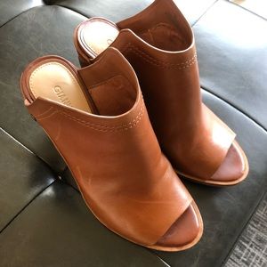 Gianni bin peep toe